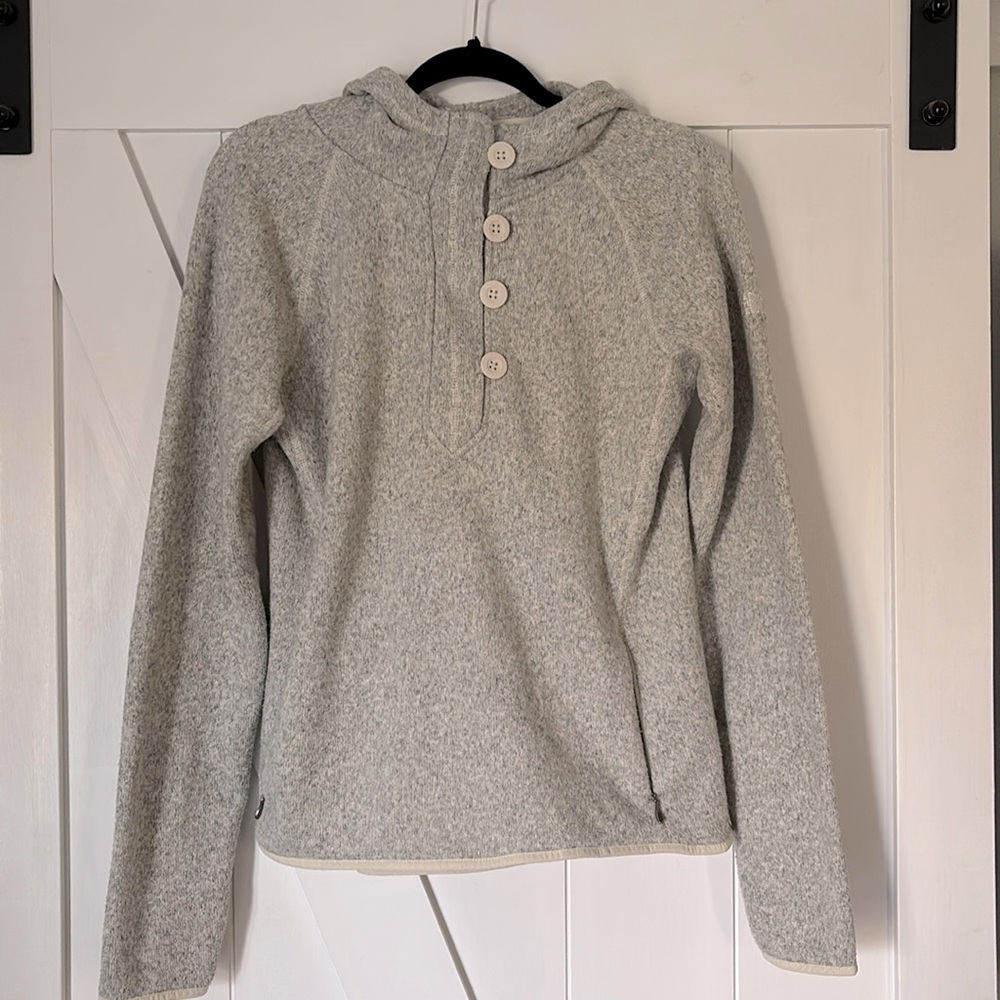 Women’s Large North Face fleece sweater